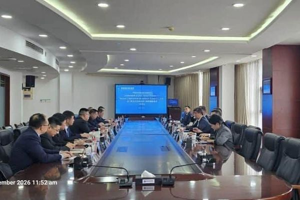 Бишкек Hunan Construction Investment Group менен жол маселесин талкуулады
