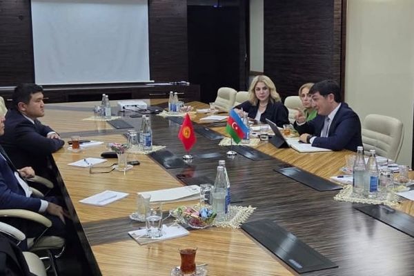 Кыргызстан менен Азербайжан соода-экономикалык кызматташтыкты талкуулады