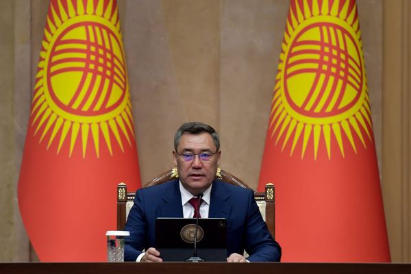 Садыр Жапаров: Пакистандын деңиз порттору Кыргызстан үчүн дүйнөлүк соода жолдоруна чыгуучу жол