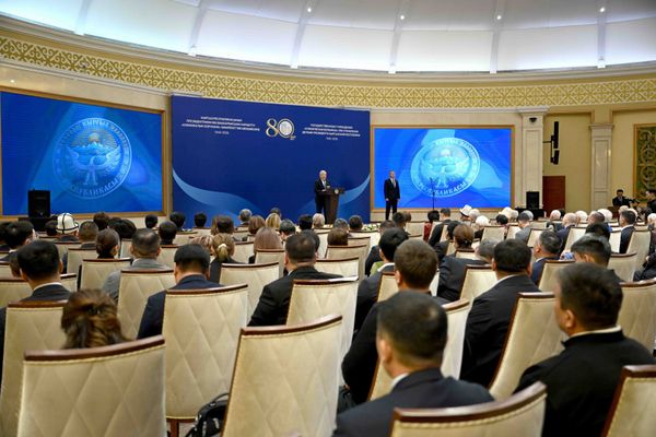 “Клиникалык оорукана” мамлекеттик мекемесинин 80 жылдык мааракеси белгиленди