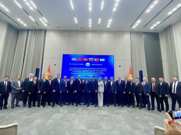 Ош мэри боордош шаарлардын делегацияларын кабыл алды