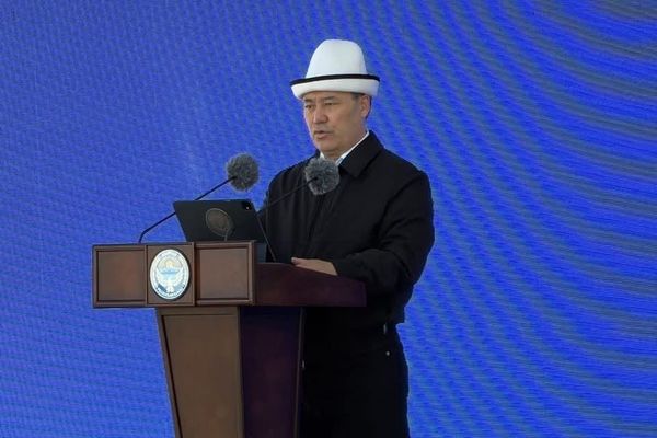 Президент өлкөдө 150-200 миңге жакын үй-бүлө турак жайга муктаж экенин айтты