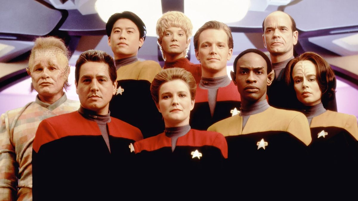 Voyager and the Pips: Starfleet Ranks in the Delta Quadrant Post feature image
