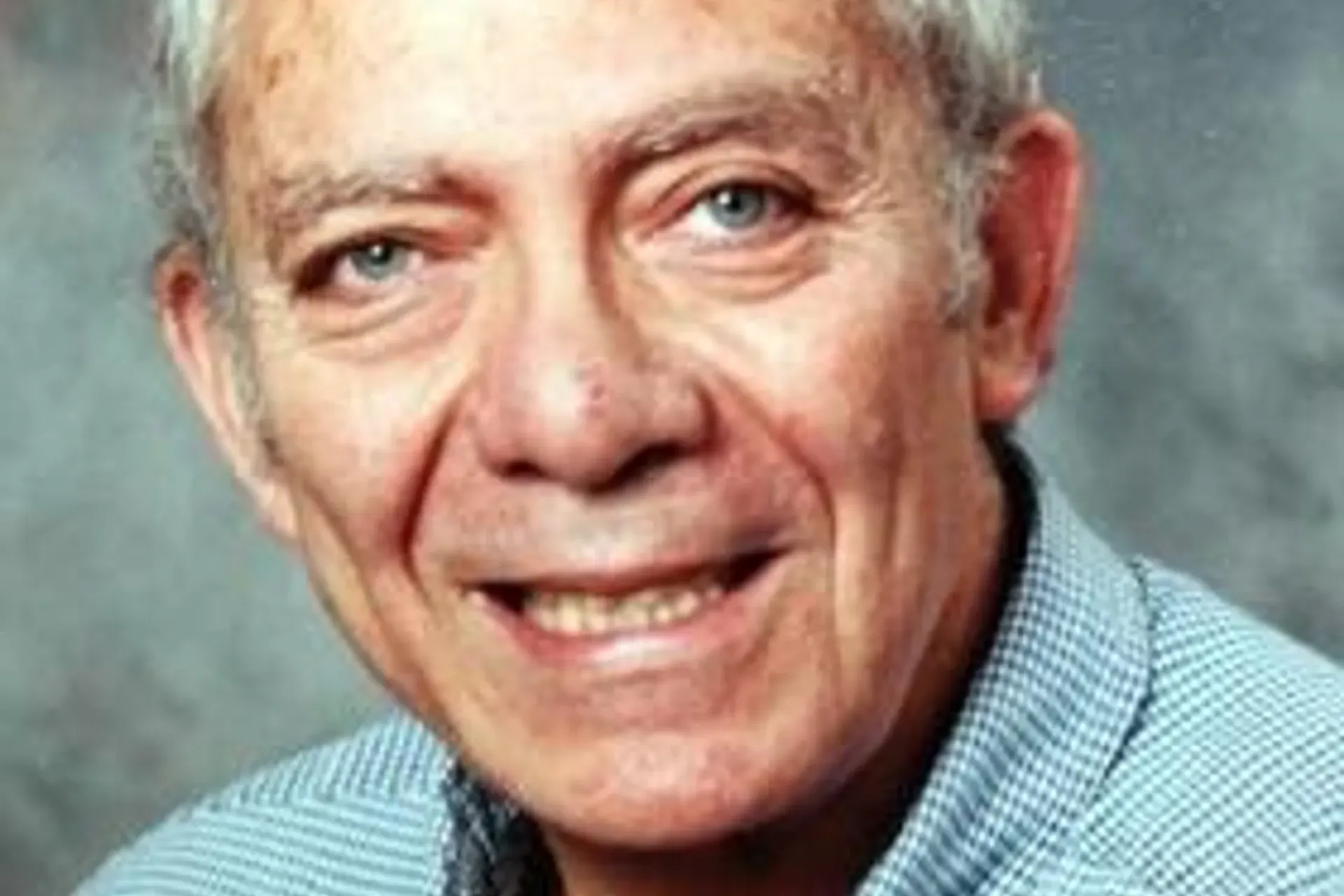 Ο κοινωνιολόγος Stanley Cohen, συγγραφέας του Folk Devils and Moral Panics