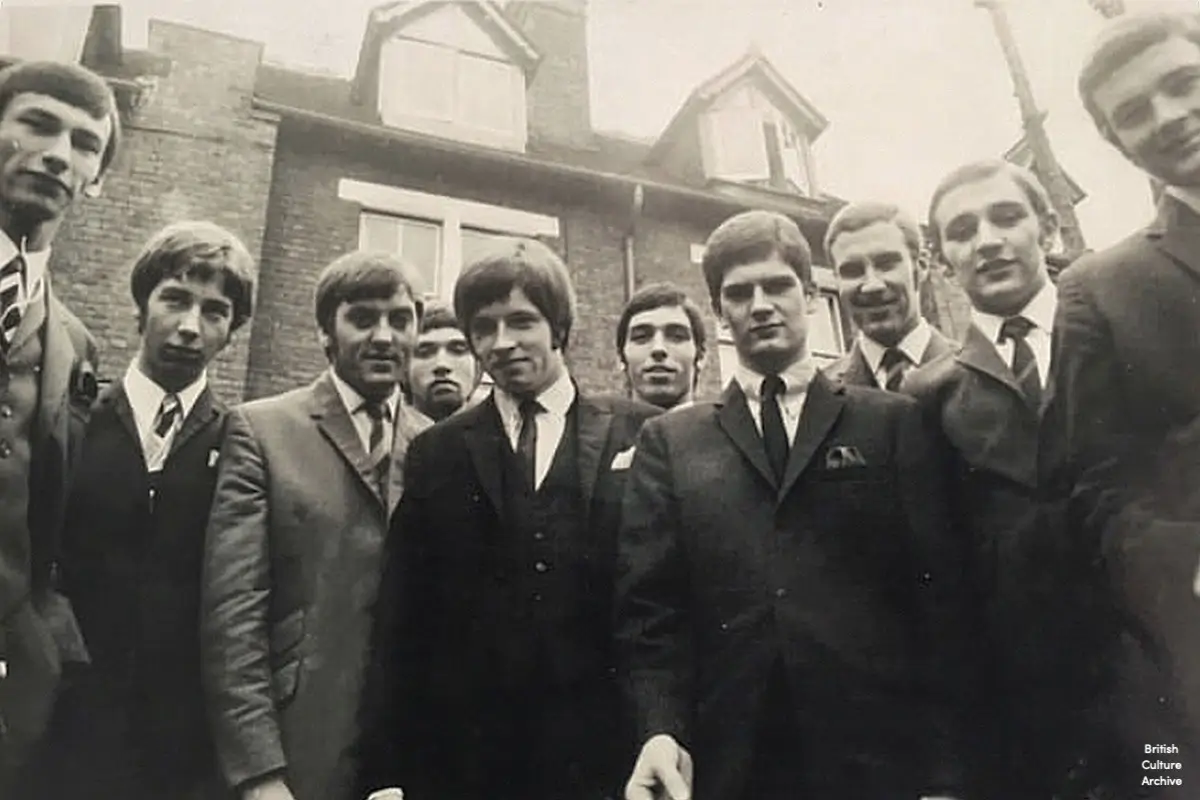 Mods στο East End του Λονδίνου, 1966, scooters και κοστούμια