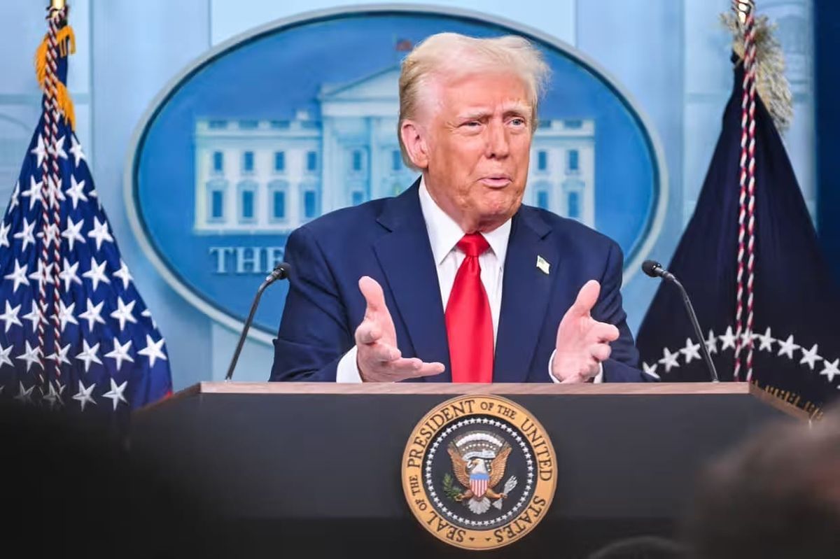 Trump Deports CNN Reporter to El Salvadorian Prison for Asking Tough Question at Press Conference