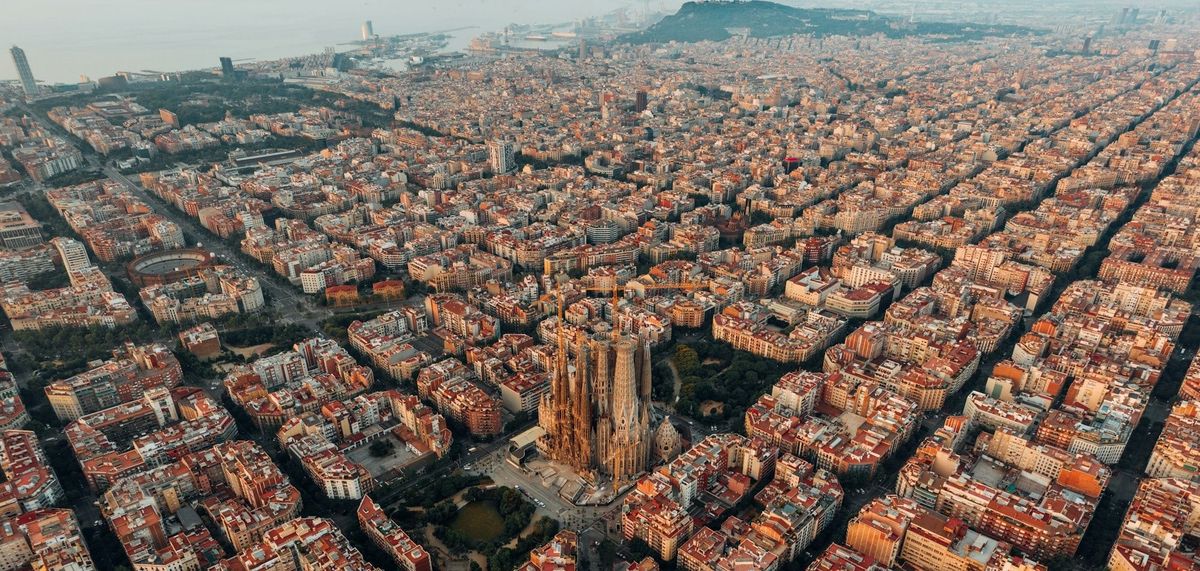 How to Get from Barcelona Airport to the City Center: A Friendly Guide