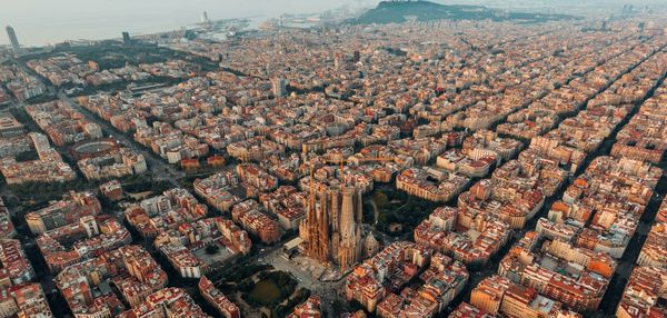 How to Get from Barcelona Airport to the City Center: A Friendly Guide