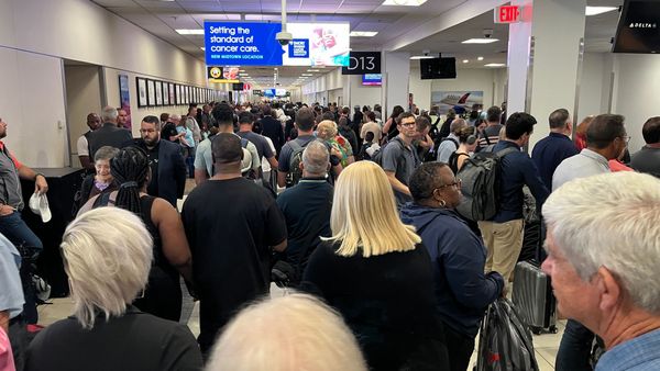 Frontier Airlines: A Tale of Two Airports and Their Service