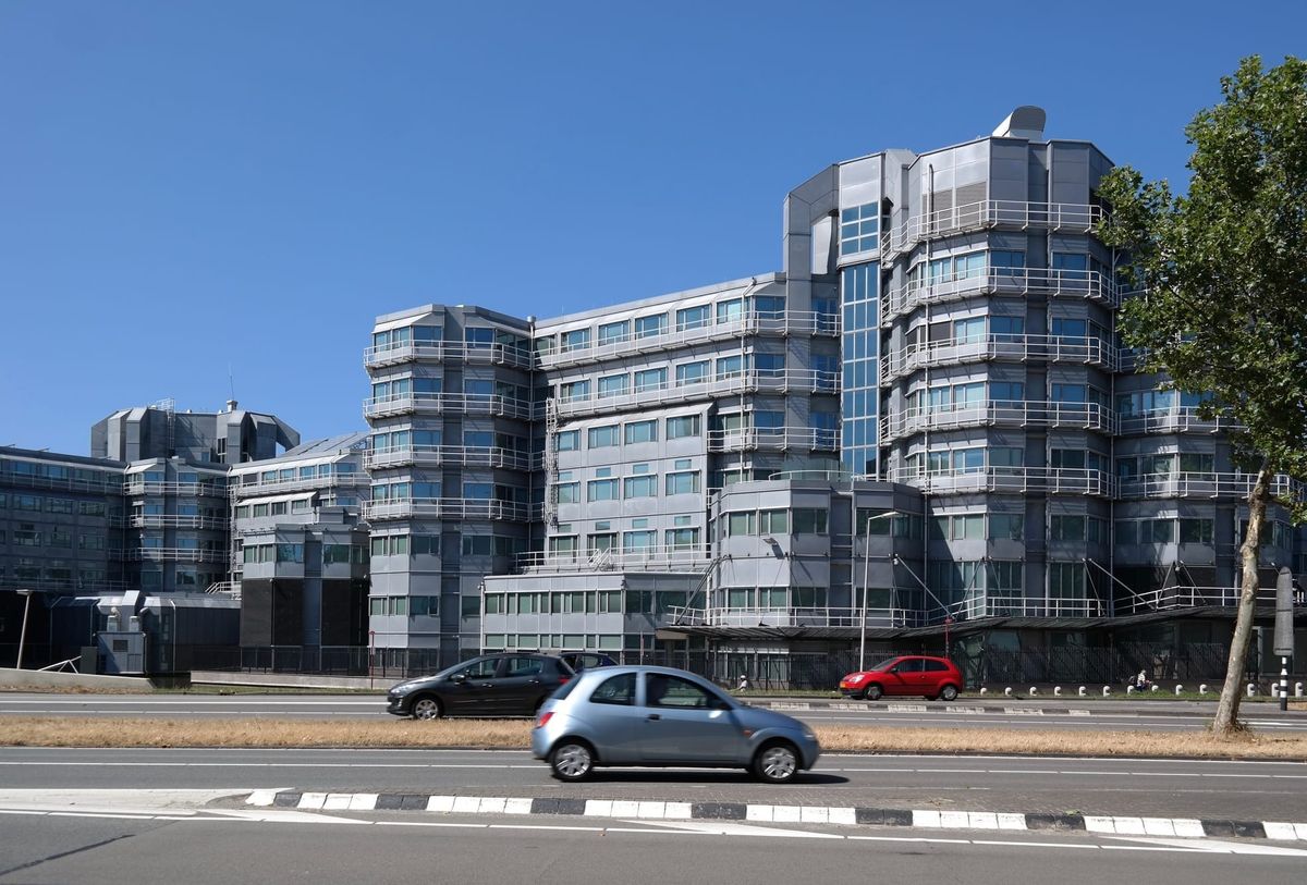 Watchdog warns intelligence services AIVD and MIVD are not fully in control of their AI systems