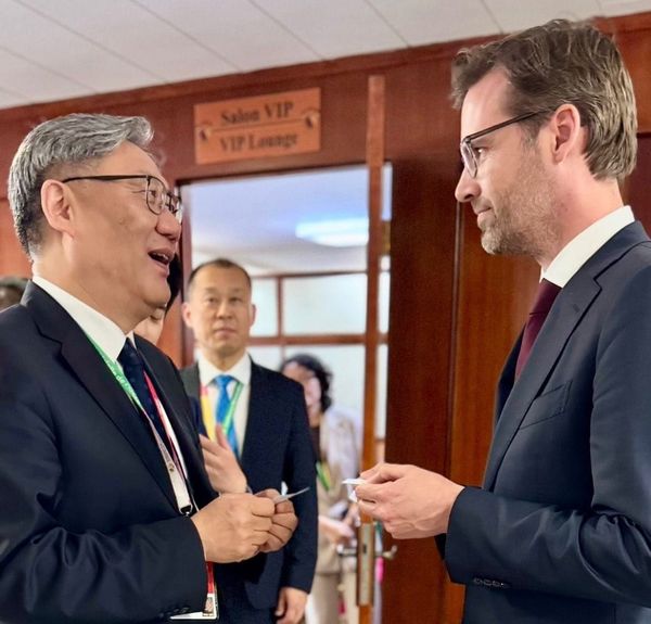 Dutch Minister Sjoerdsma's delicate China mission: ASML, chip exports, trade and human rights — what will be discussed behind closed doors in Beijing and Shanghai?