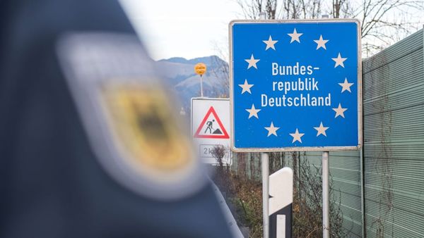 Dutch pressure grows on Germany to scale back border controls, but Berlin remains unmoved