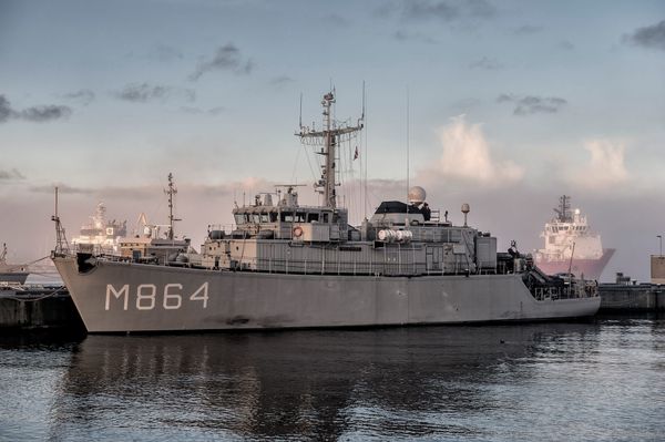Two Dutch ships return home as international Hormuz mission remains out of reach