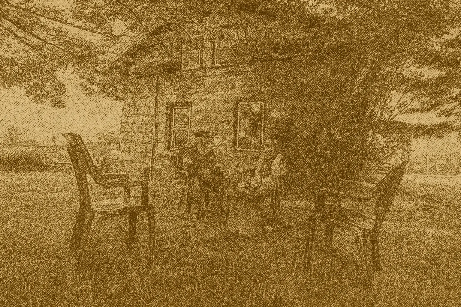 Lac-Mégantic couple outside their expropriated home