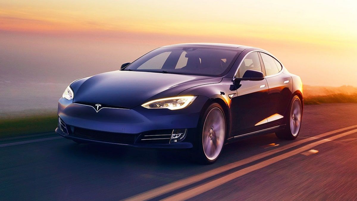 tesla elektrikli araç