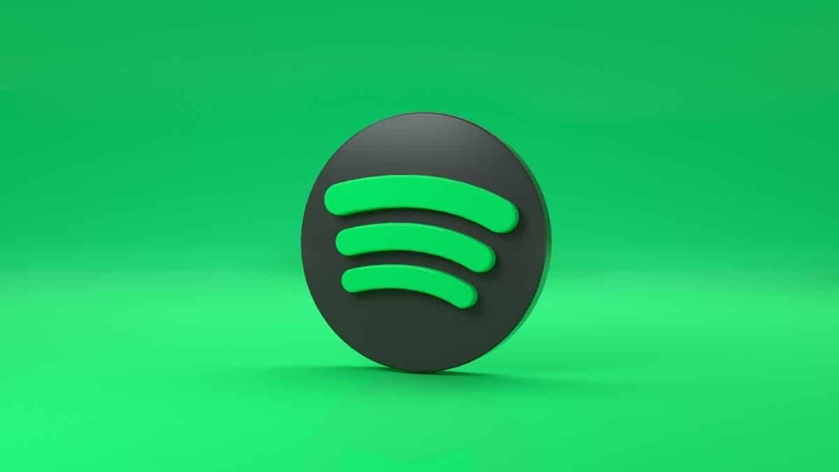 spotify apple podcastin koltuğuna göz dikti