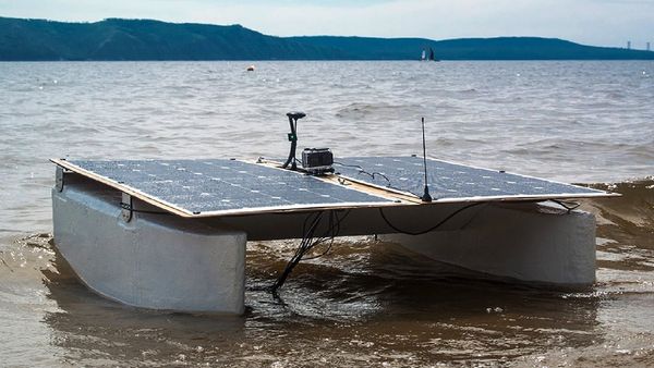 Drone On The Volga Su Kirlililiği Ölçümü