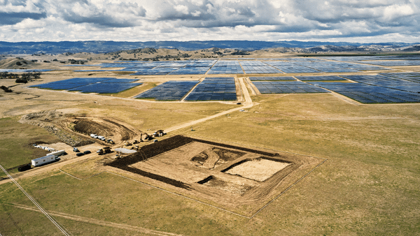 Apple ve Tesla Yenilenebilir Enerji İçin Birlikte Çalışacak