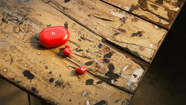 Beats Studio Buds Sonunda Tanıtıldı