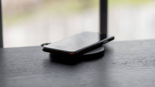 kablosuz şarj özelliği olan telefonlar