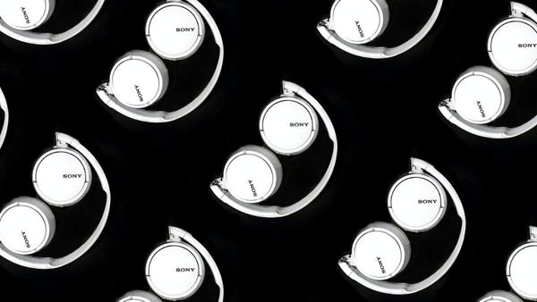 Sony Yeni Kulaklık Serisini Tanıtmaya Hazırlanıyor