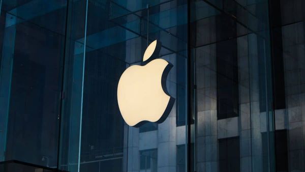 Apple AirPods Max Akıllı Kılıfa Patent Verildi