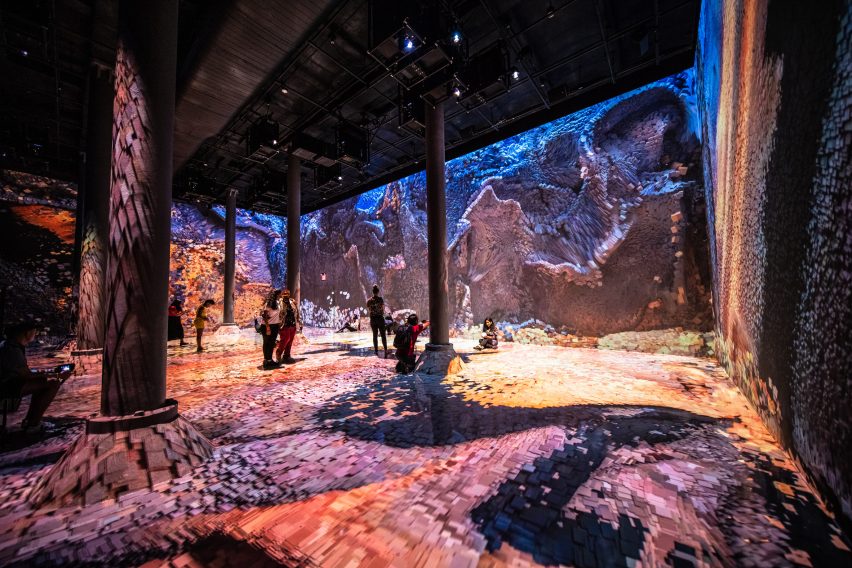 Makine Halüsinasyonu nedir sorusunun cevabı sergi