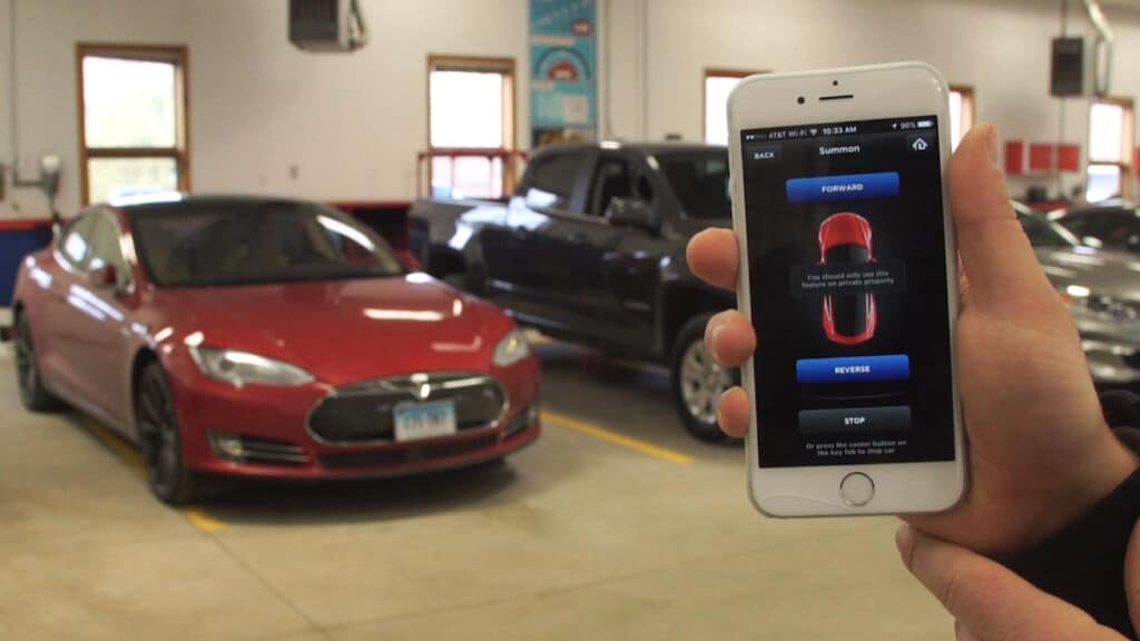 Tesla'nın Summon özelliği