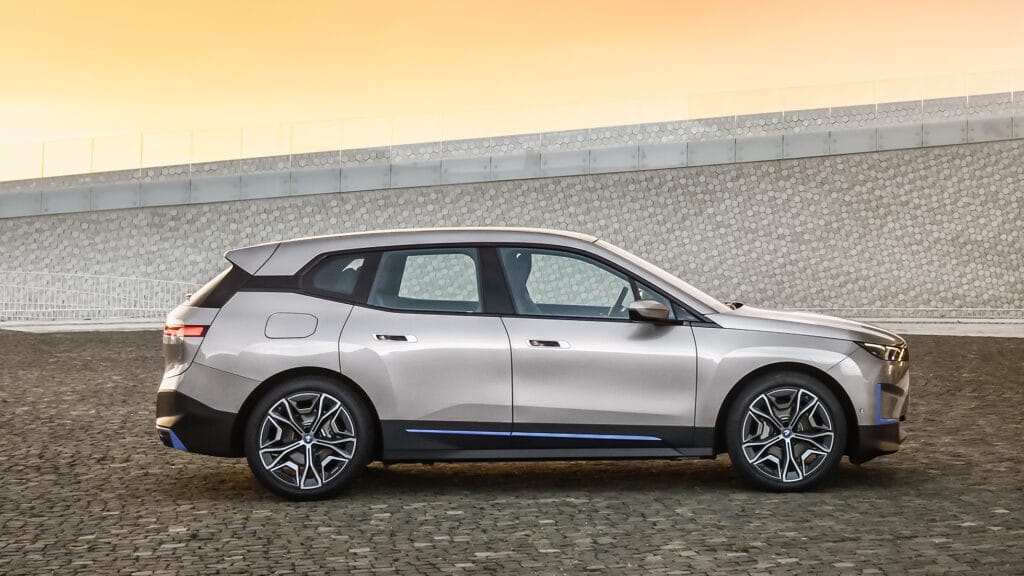 BMW iX