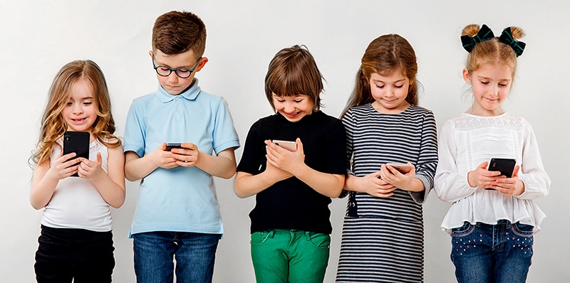 Çocuğunuza Kaç Yaşında Telefon Almalısınız?