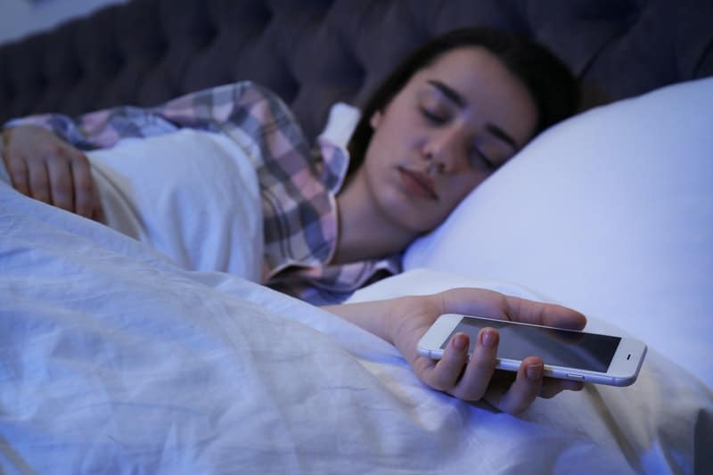 Cep Telefonu ile Uyumak