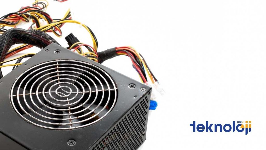 power supply kaç watt olmalı