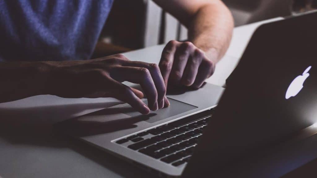 Windows Yüklenmiş Mac Bilgisayarda İşletim Sistemi Seçme
