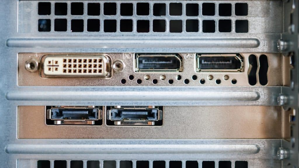 DisplayPort mu DVI mı