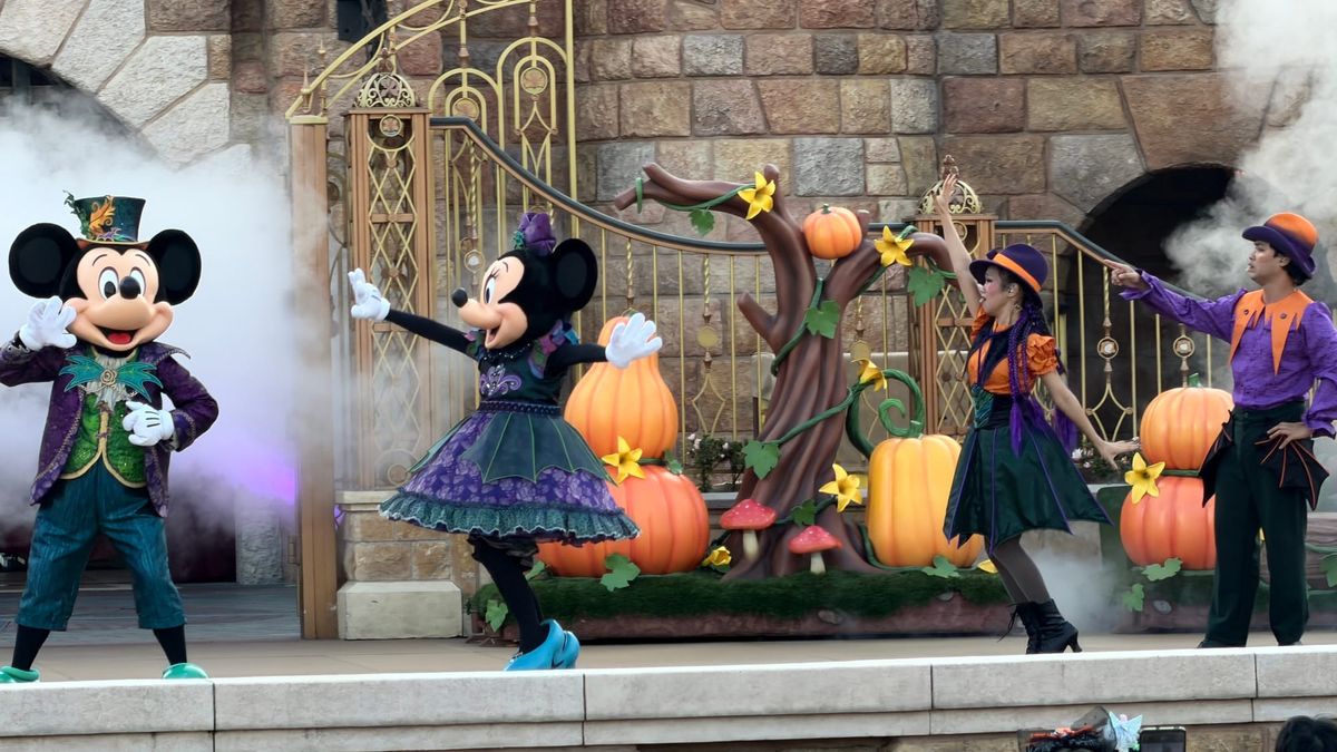 Hong Kong Disneyland Halloween 2026: Complete Guide, Shows, Villains & Tips