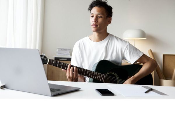 Managing Your Students Online – What Music Teachers Should Look For