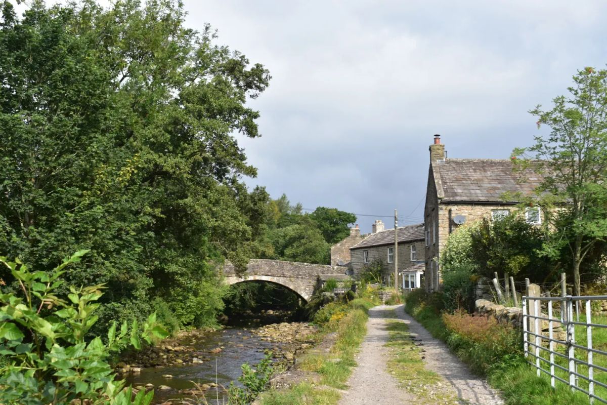 Now we understand Kate Bush