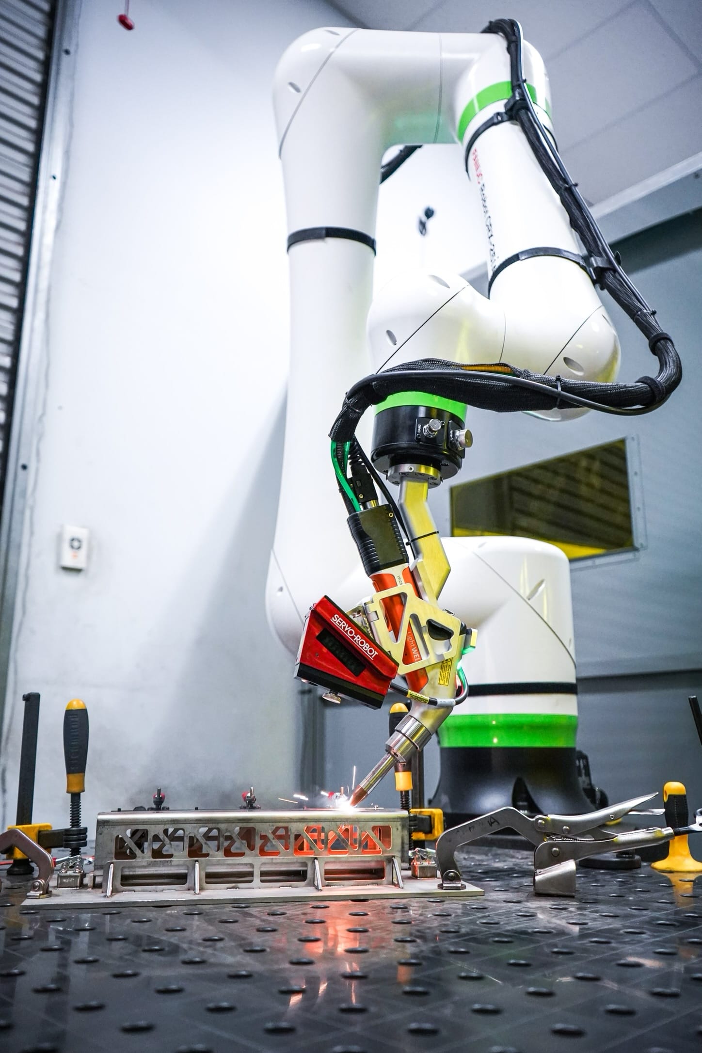 Fanuc Robot - CRX with IPG Laser LightWeld