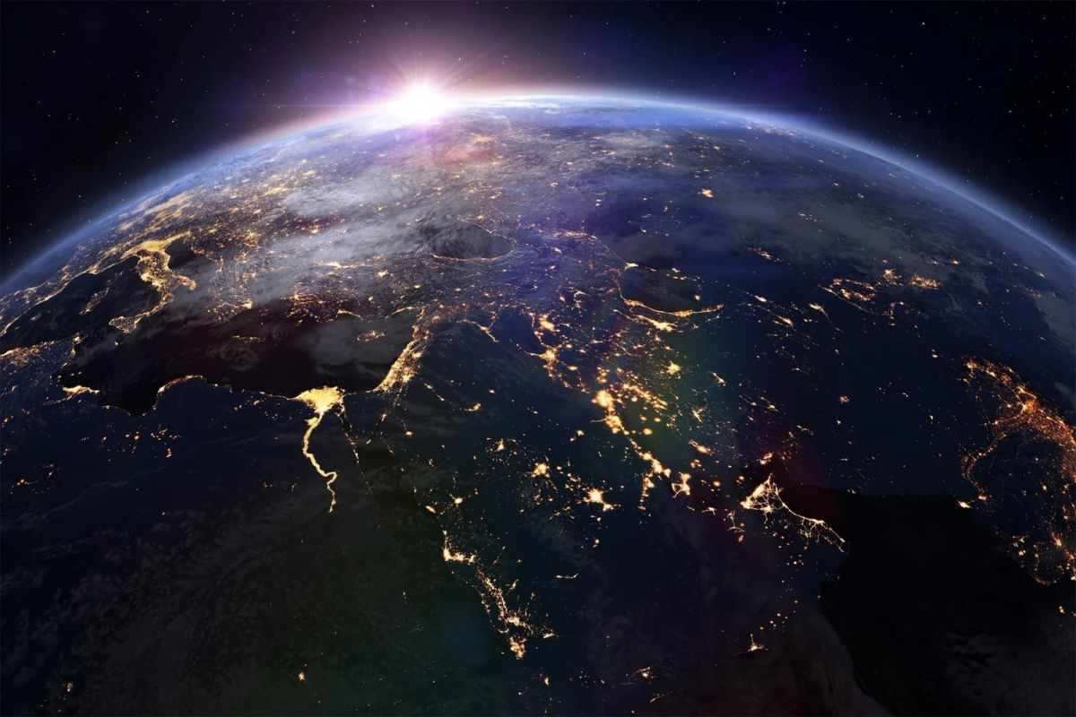 Status Inversion: A Strange World