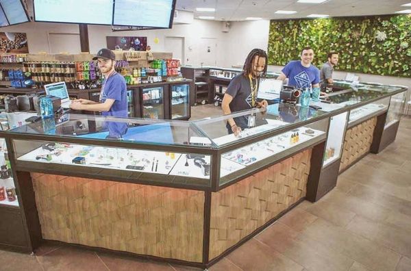 Curaleaf Midtown Workers Ratify First Union Contract in Arizona Cannabis Industry