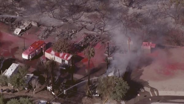Jones Fire displaced 25 Wickenburg residents, burned 84 acres; notification lag draws concern at town meeting. Residents g…