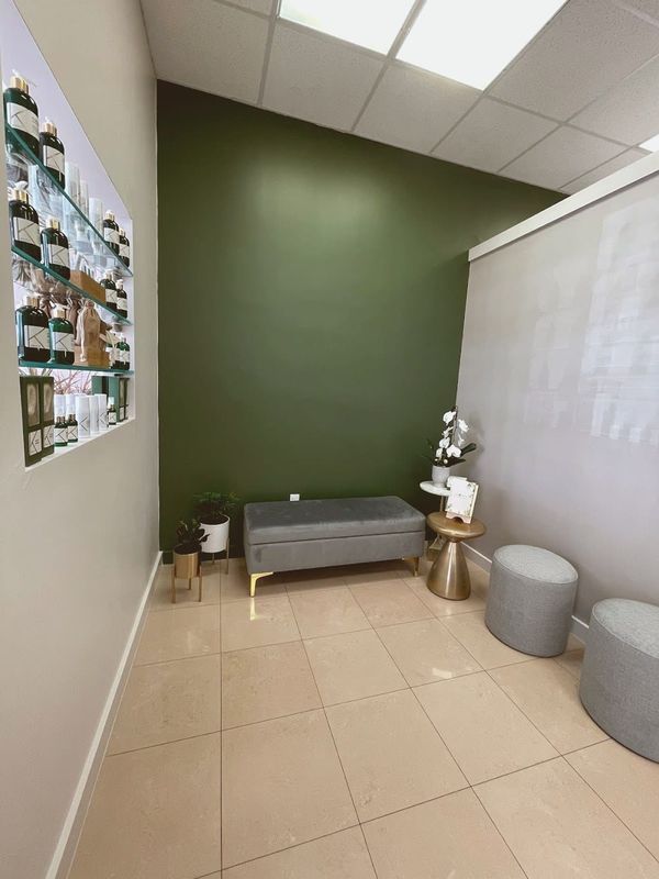 Uni K Wax Opens Two Scottsdale Studios, Franchise Owner Committed to 10 Total