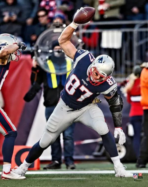 The Greatest Patriots Tight Ends of All Time — Rob Gronkowski Stands Alone