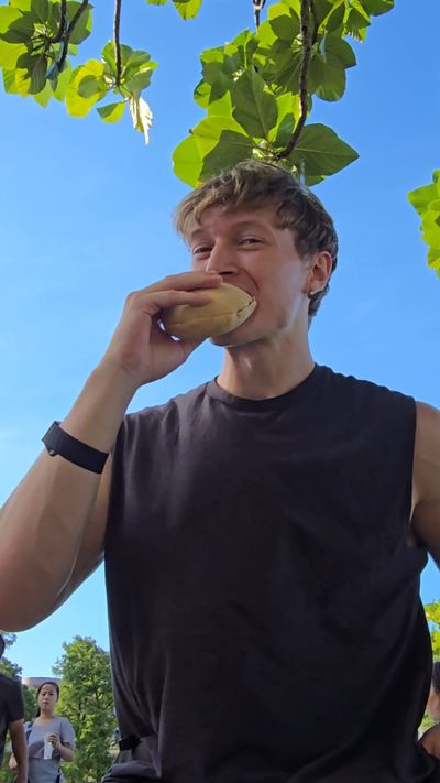 How to eat Taiwanese pancake