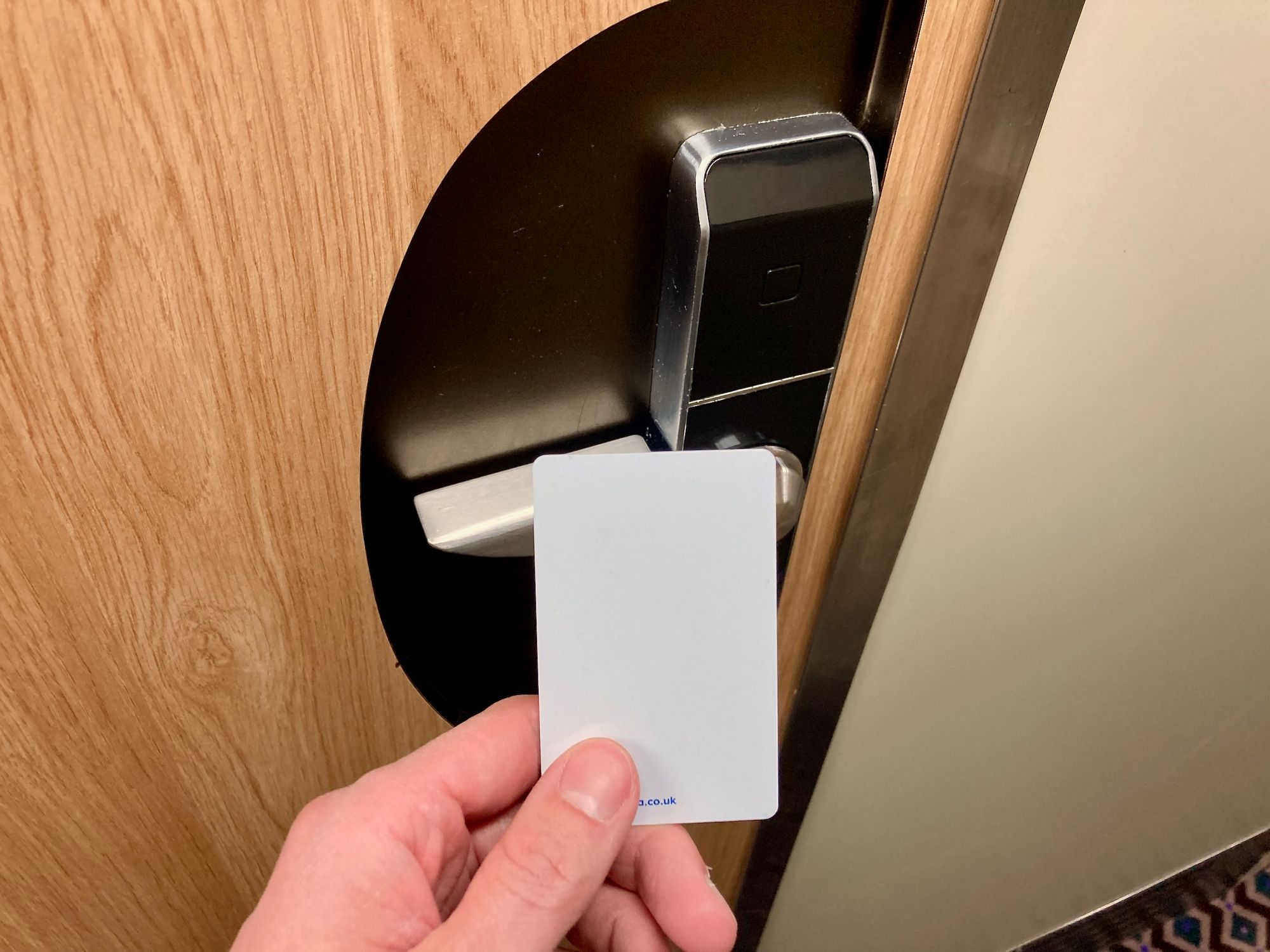 Key Card vor Tür