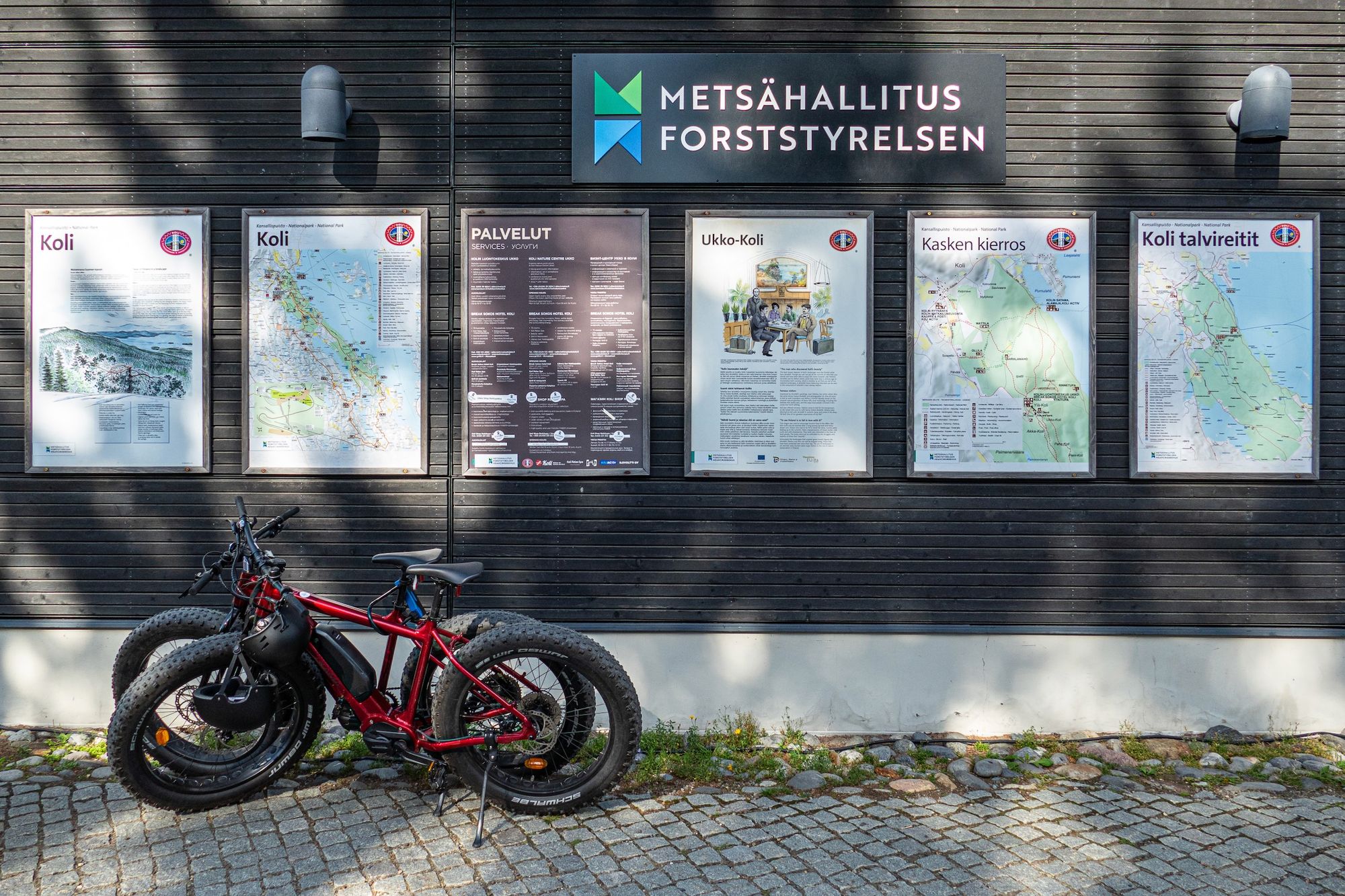 Informationstafeln im Koli-Nationalpark