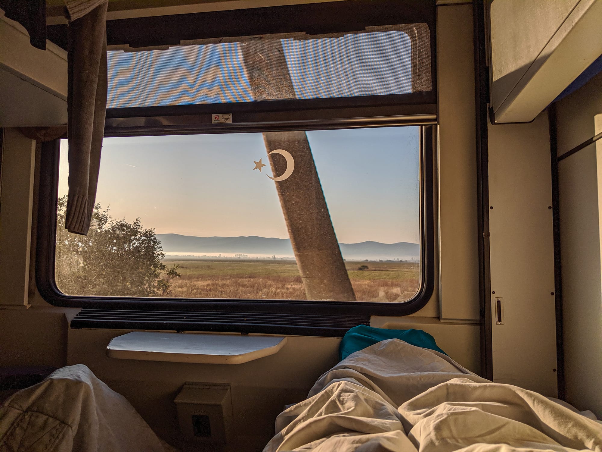 Blick aus dem Fenster im türkischen Liegewagen