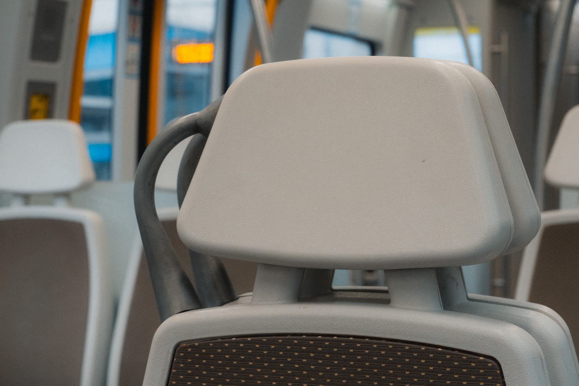 Sitz in einem Zug von Euskotren