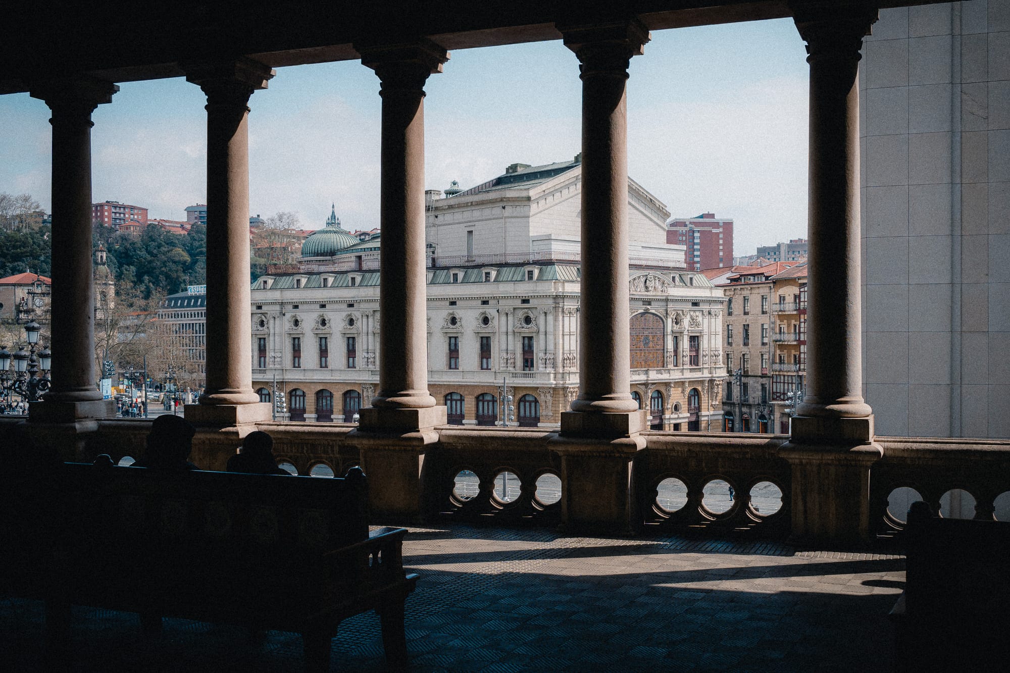 Säulen im Bahnhof Bilbao La Concordia