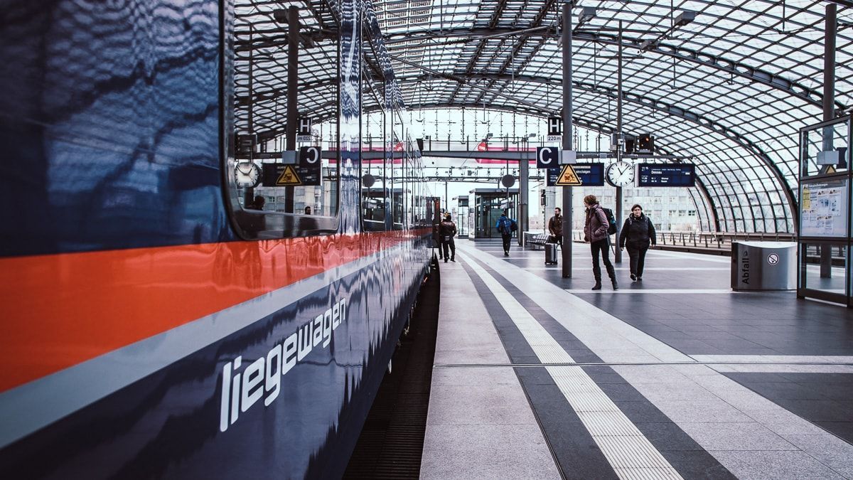 ÖBB Nightjet im Hauptbahnhof von Berlin
